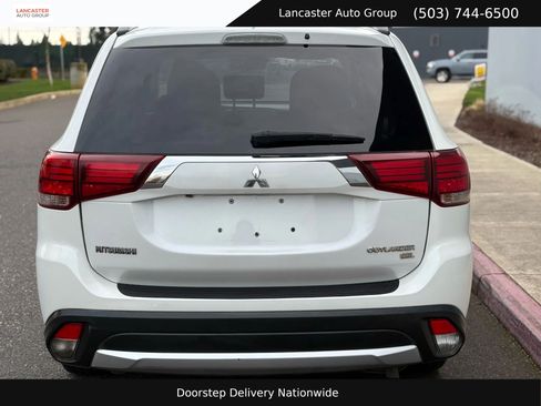 Used 2016 Mitsubishi Outlander SEL AWD/4WD image 5