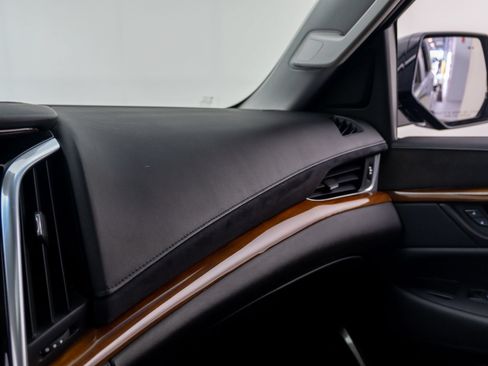 Used 2019 Cadillac Escalade Luxury AWD/4WD image 32