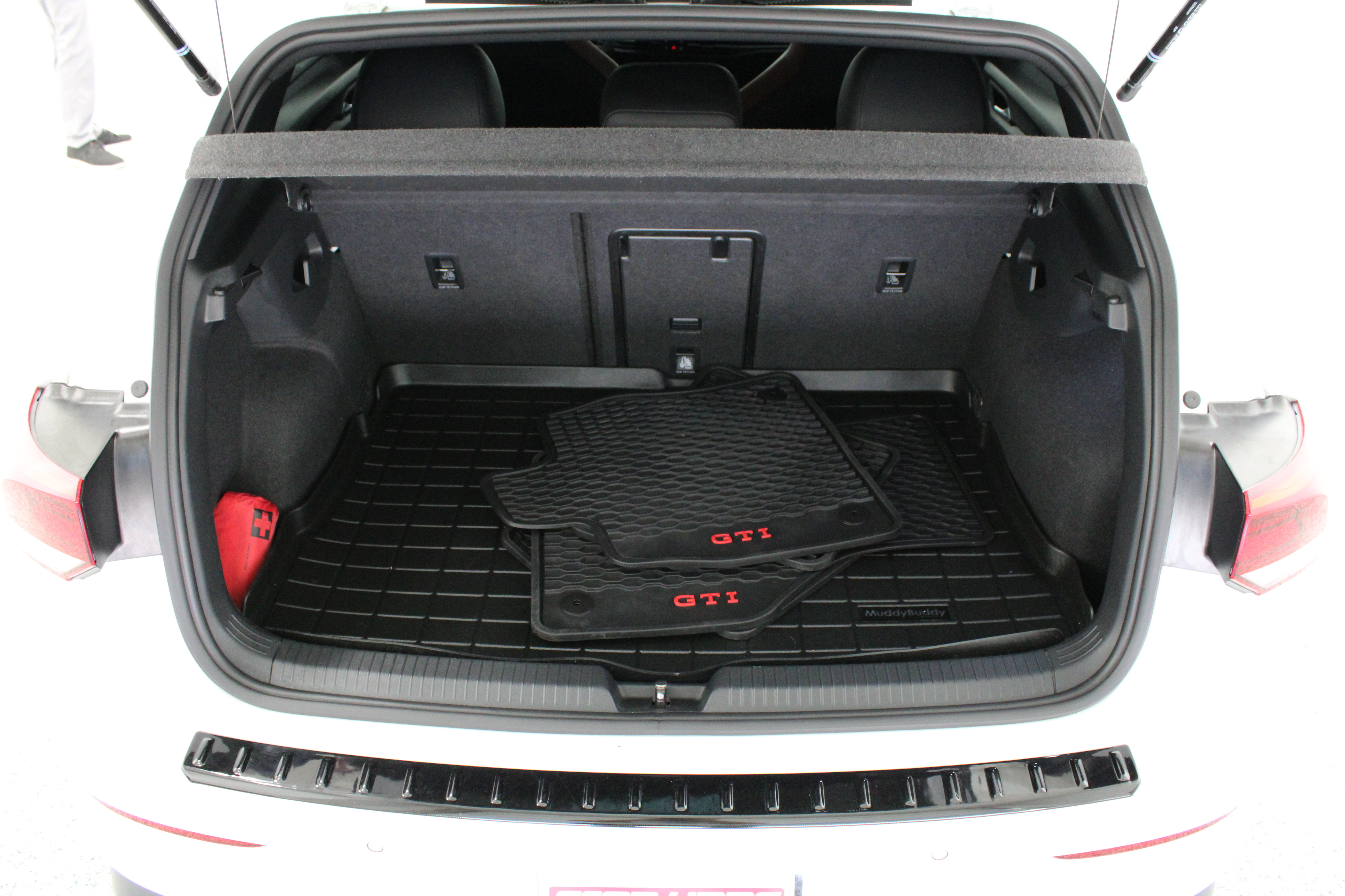 Used 2025 Volkswagen GTI SE FWD image 33