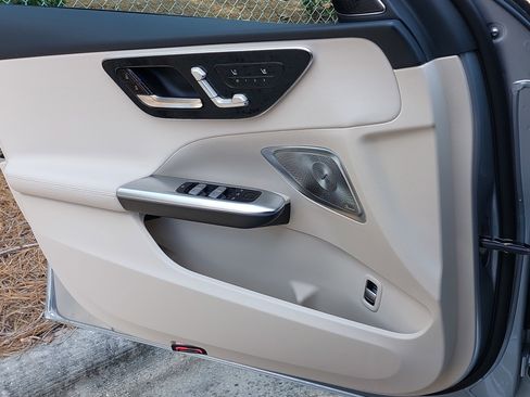 Used 2025 Mercedes-Benz C 300 Sedan image 28