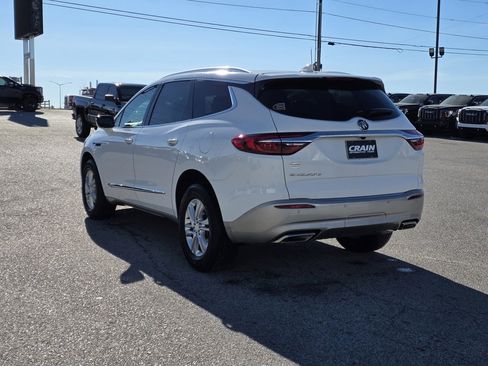 Used 2021 Buick Enclave Essence image 5