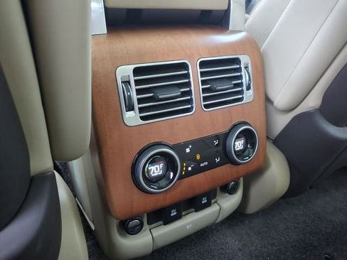 Used 2019 Land Rover Range Rover HSE image 13