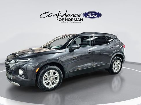 Used 2022 Chevrolet Blazer LT w/ Sound & Technology Package FWD image 4