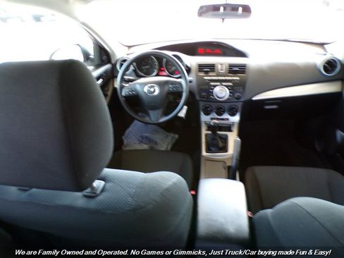 Used 2011 MAZDA MAZDA3 i Touring FWD image 26
