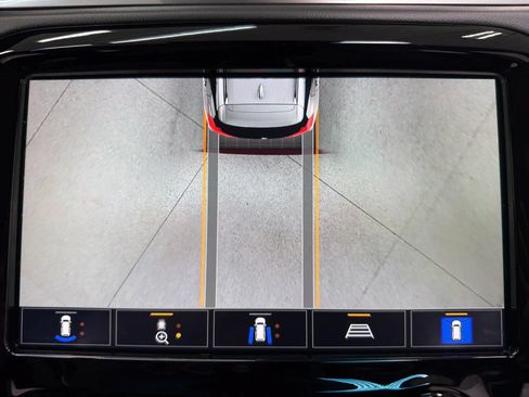 Used 2020 Chevrolet Bolt Premier w/ Infotainment Package FWD image 27