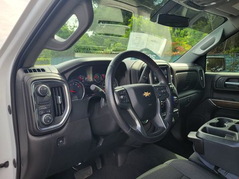 Certified 2021 Chevrolet Silverado 1500 LT RWD image 32