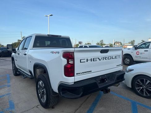 Used 2022 Chevrolet Silverado 2500 Custom w/ Custom Convenience Package AWD/4WD image 6