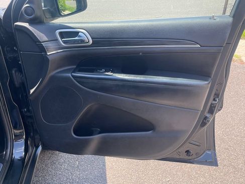 Used 2019 Jeep Grand Cherokee Limited AWD/4WD image 21