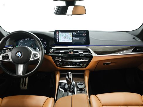 Used 2023 BMW M550i xDrive w/ Executive Package AWD/4WD image 8
