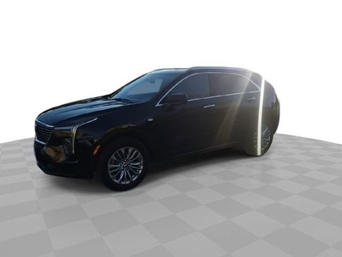Certified 2024 Cadillac XT4 Premium Luxury image 4