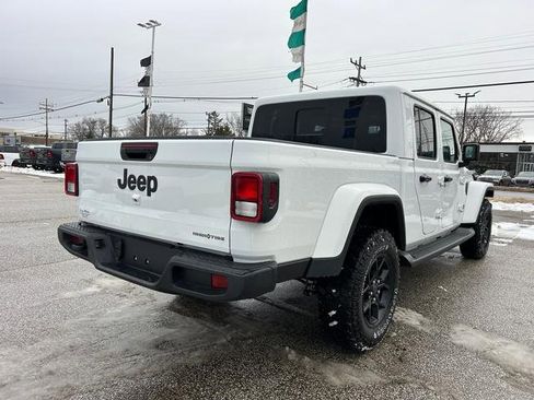 New 2025 Jeep Gladiator Sport image 3