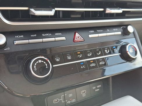 Used 2025 Hyundai Sonata SE FWD image 16