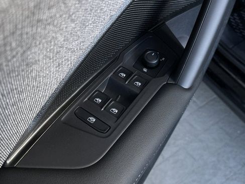 New 2026 Volkswagen Tiguan S image 10