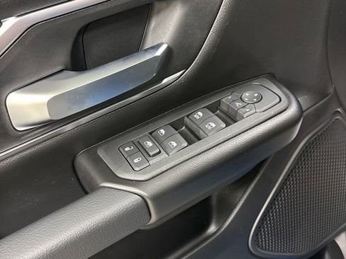 New 2026 RAM 1500 4x4 Crew Cab image 19