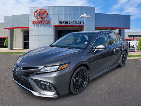 Used 2023 Toyota Camry XSE w/ Cold Weather Package image 6