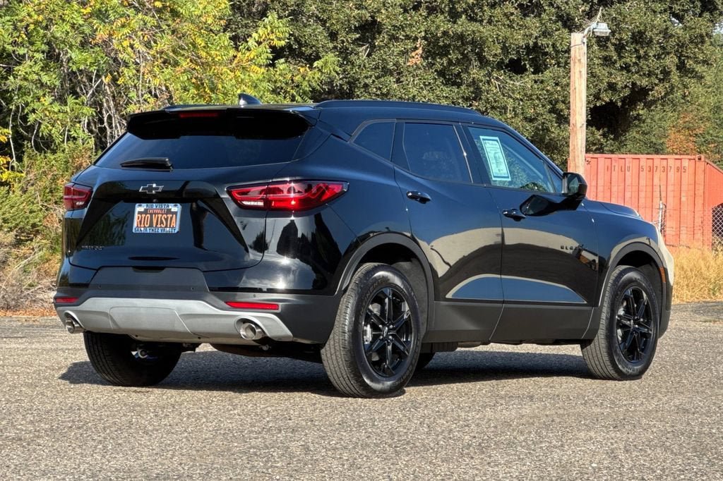 New 2026 Chevrolet Blazer LT w/ Midnight/Sport Edition FWD image 4