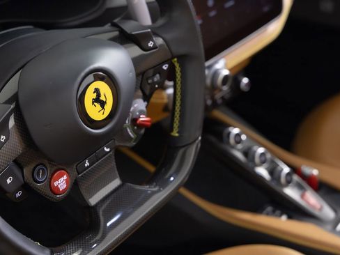 Used 2019 Ferrari Portofino image 45