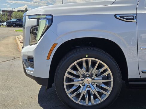 New 2026 GMC Yukon Denali w/ Denali Reserve Package AWD/4WD image 6