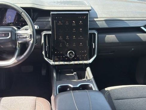 Used 2025 GMC Acadia Elevation image 28