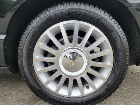 Used 2004 Ford Thunderbird Deluxe image 23