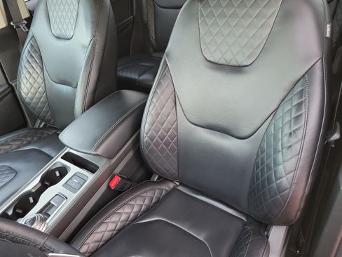 Used 2024 Ford Edge Titanium w/ Equipment Group 301A AWD/4WD image 11