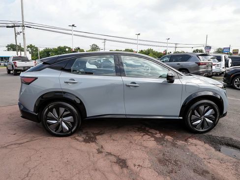 Used 2023 Nissan Ariya AWD image 7