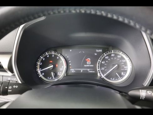 Used 2022 Toyota Highlander XLE AWD/4WD image 23