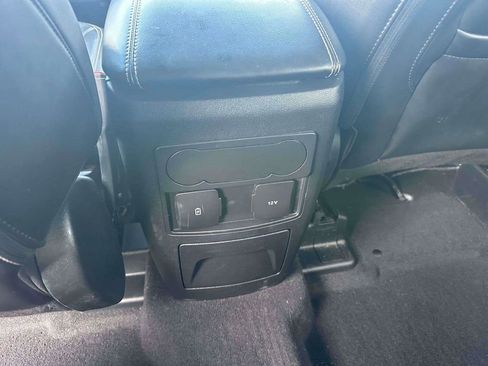 Used 2023 Ford Explorer XLT w/ Equipment Group 202A AWD/4WD image 11