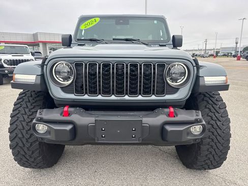 Used 2024 Jeep Wrangler Unlimited Rubicon AWD/4WD image 9