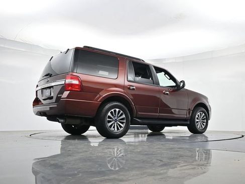 Used 2017 Ford Expedition XLT AWD/4WD image 32