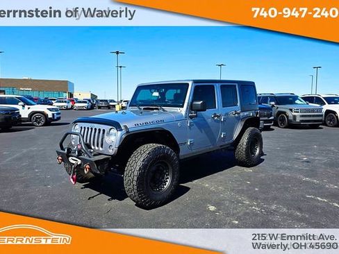 Used 2016 Jeep Wrangler Unlimited Rubicon w/ Connectivity Group AWD/4WD image 3