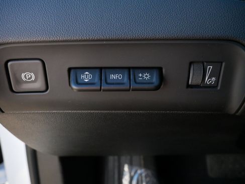 Used 2024 Buick Enclave Premium image 26