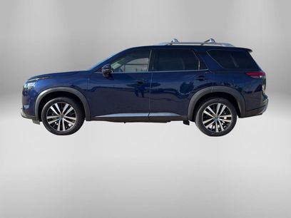 Used 2023 Nissan Pathfinder Platinum w/ Black Appearance Package