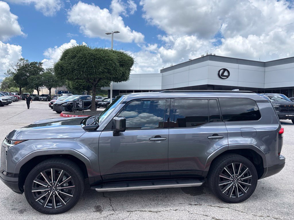 Certified 2024 Lexus GX 550 w/ Accessory Package (2T) AWD/4WD image 2