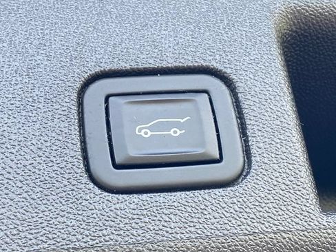 Used 2023 Chevrolet Equinox LT FWD image 20