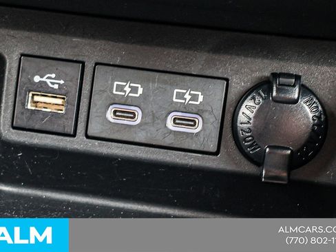 Used 2024 Toyota Highlander LE FWD image 33