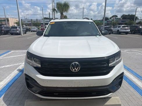 Used 2023 Volkswagen Atlas SEL R-Line AWD/4WD image 2