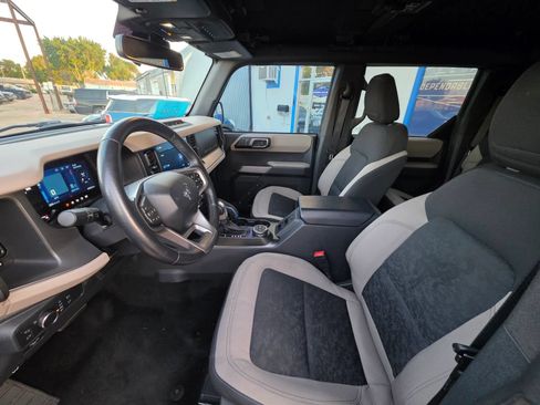 Used 2022 Ford Bronco Wildtrak AWD/4WD image 13