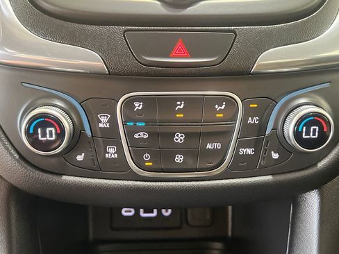 Used 2019 Chevrolet Equinox LT AWD/4WD image 27