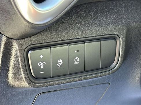 Certified 2025 Kia Soul LX w/ Option Group 015 image 9