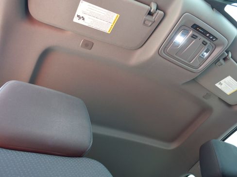 Used 2020 Chevrolet Silverado 1500 Custom w/ Infotainment Package RWD image 22