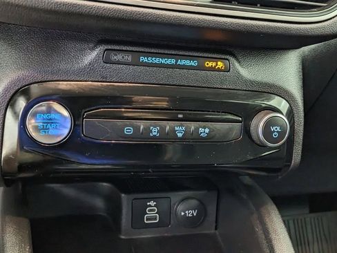 Certified 2025 Ford Escape SE w/ Class II Trailer Tow Package FWD image 28