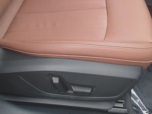 Certified 2025 Audi A6 2.0T Premium w/ Convenience Plus Package image 28