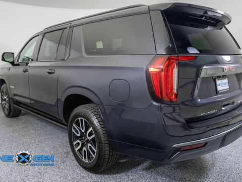 Used 2023 GMC Yukon XL AT4 w/ AT4 Premium Package AWD/4WD image 5