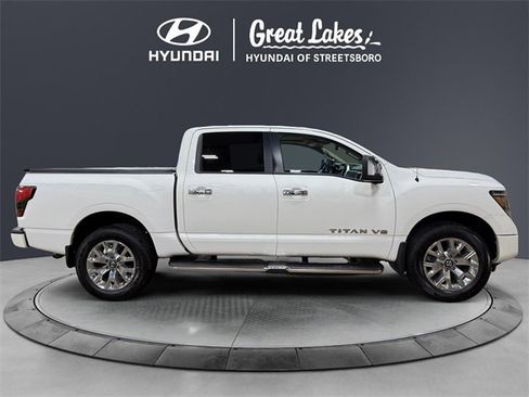 Used 2020 Nissan Titan SL w/ Moonroof Package image 6