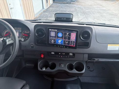 Used 2025 Mercedes-Benz Sprinter 3500 image 8