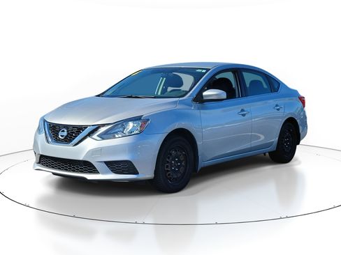 Used 2016 Nissan Sentra S image 3