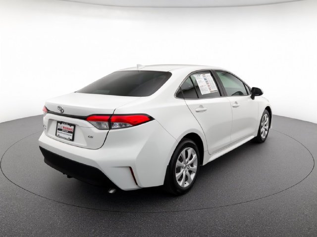 Used 2025 Toyota Corolla LE FWD image 6