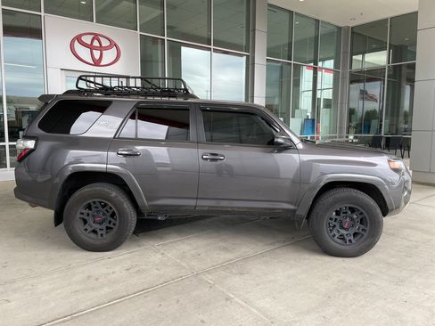 Used 2023 Toyota 4Runner TRD Off-Road Premium w/ Moonroof Package AWD/4WD image 2