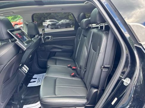 Used 2022 Kia Sorento S w/ Panoramic Sunroof Package AWD/4WD image 15
